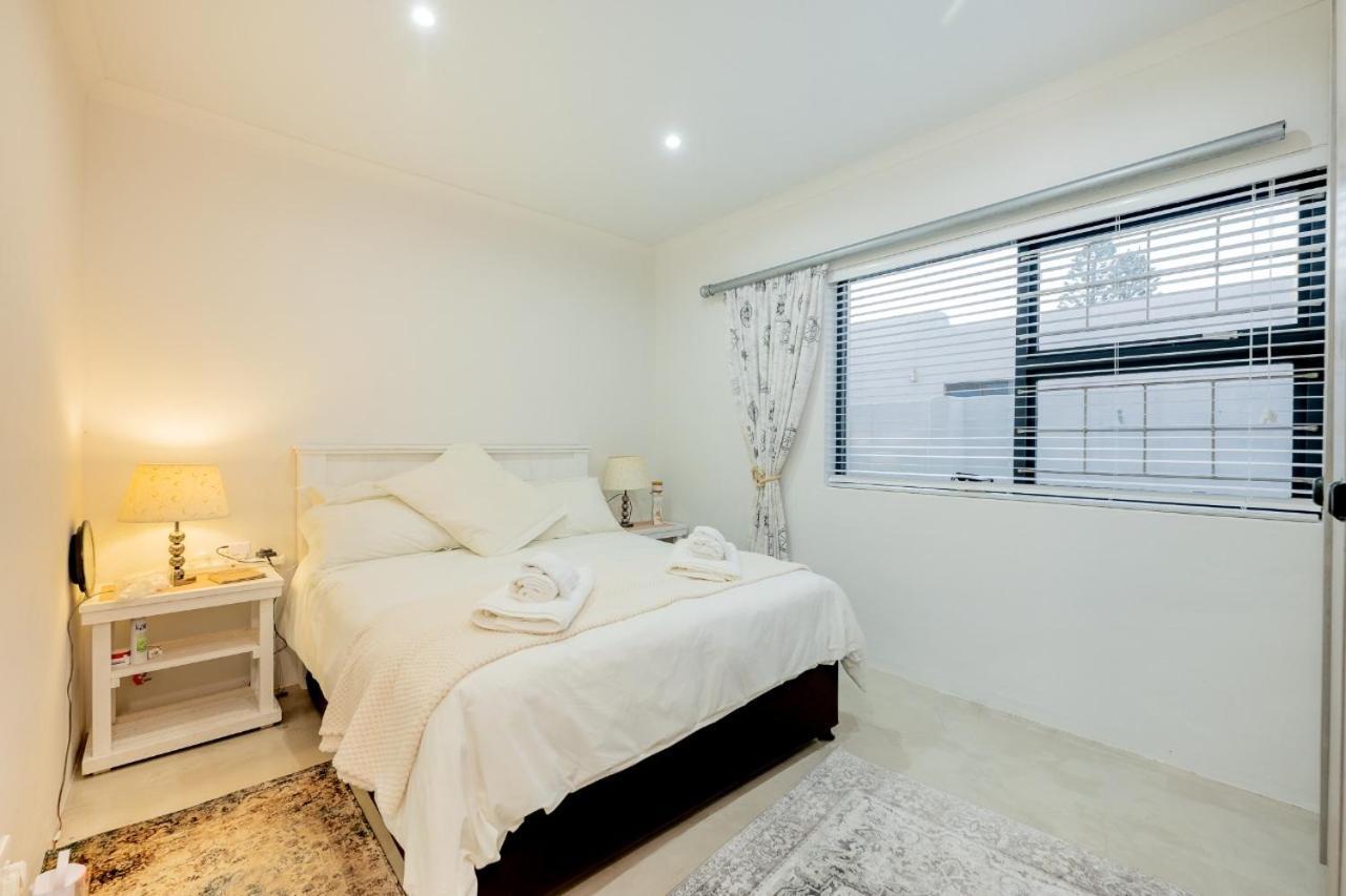 Oceans Cottage Struisbaai Bagian luar foto
